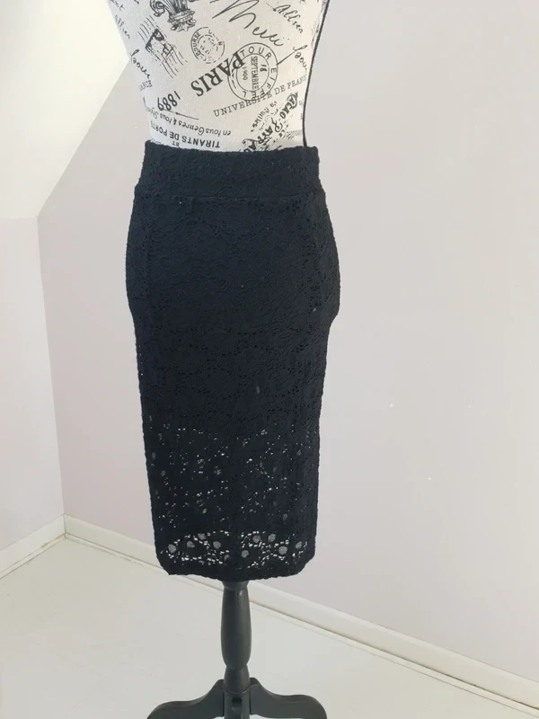 🖤 Jupe noire mi-longue effet crochet – Stradivarius – T. S – Bon état